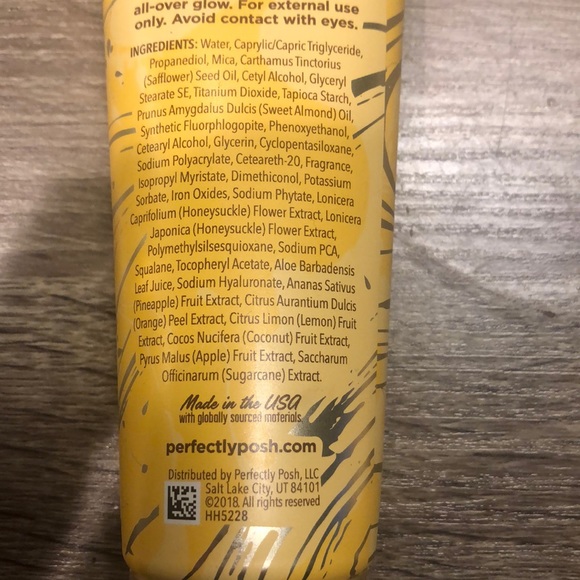 Perfectly Posh You’re in Luxe - Picture 3 of 3